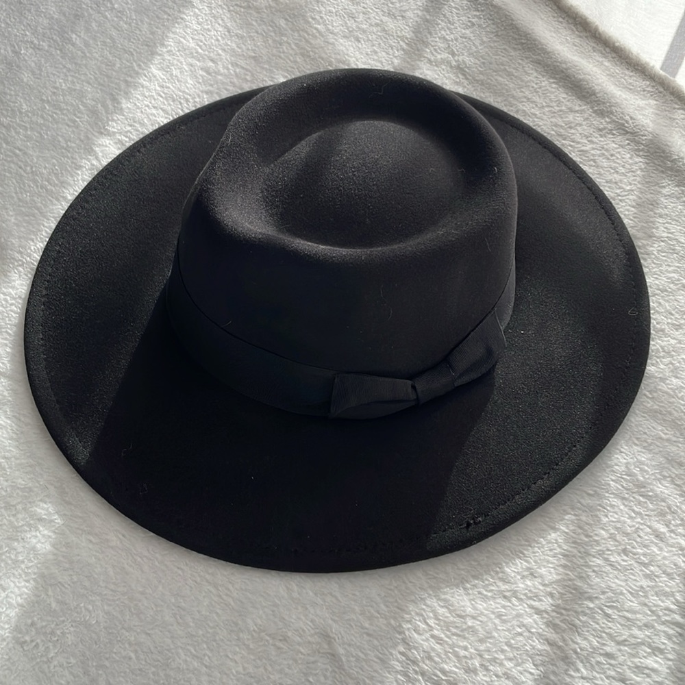 Black fashion hat - Picture 2 of 6